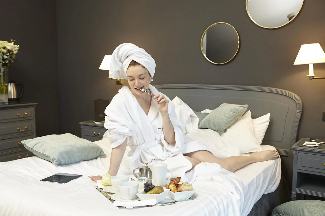 Hotel Carlton Lille 4*,  France
